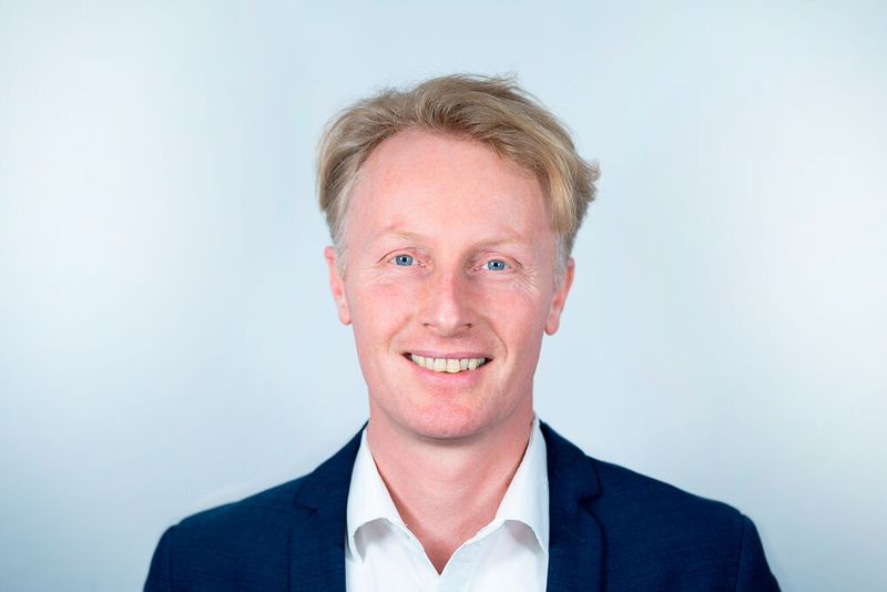 Dr. Ronny Leuschner