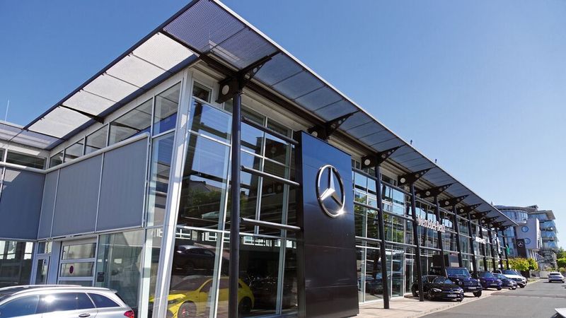 Beim Autohaus Kunzmann in Aschaffenburg können Onlinenutzer Fahrzeuge jetzt verbindlich über die Händlerweb- site bestellen.