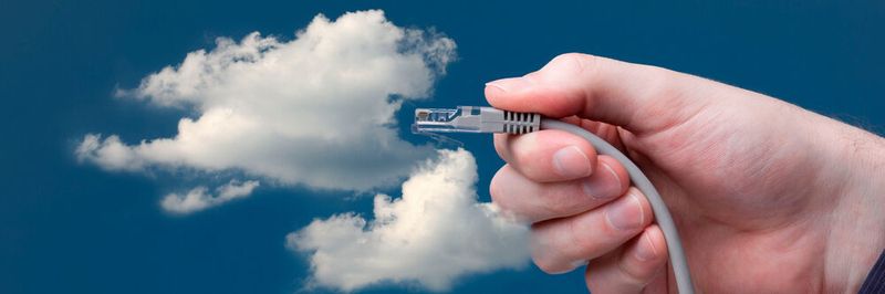 Der Leitfaden „Cloud Security“ zeigt technische, organisatorische und rechtliche Maßnahmen zur Reduktion und Beherrschung ermittelter Risiken bei Cloud Services auf.