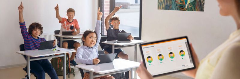 Die Samung-Geräte und die Classroom-Management-App werden automatisch konfiguriert, sodass der Unterricht direkt losgehen kann.