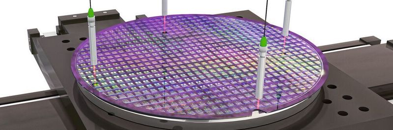 Hochgenaue Abstandsmessungen im Reinraum und im Vakuum ermöglicht das IMS5600-DS. Es wird beispielsweise bei Anwendungen wie der Wafer-Ausrichtung oder der Stagepositionierung eingesetzt, die Sub-Nanometer-Auflösung erfordern.
