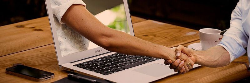 „Agile Projekte erfordern eine hohe Flexibilität. Somit ist ein Werkvertrag mit einer agilen Vorgehensweise praktisch unvereinbar“, sagt Nadine Riederer von Avision.