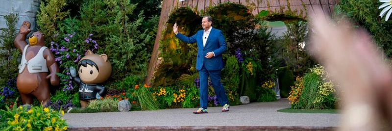 Bühne frei für Salesforce-Chef Marc Benioff auf der Dreamforce 2021 in San Francisco.