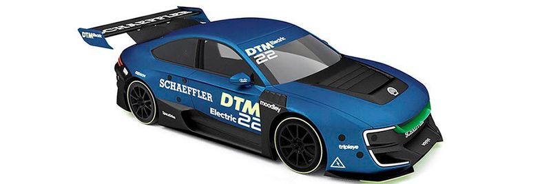 Das ferngesteuerte DTM Electric Demo Car reagiert innerhalb von zwei Millisekunden auf die Aktionen des Fahrers im Simulator.