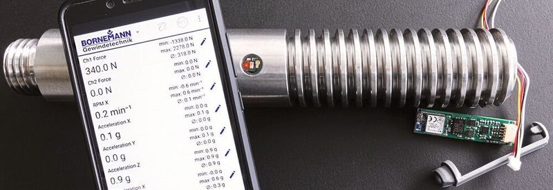 Die im Inneren des Gewindes verbauten Sensoren messen den Zug bzw. Druck, die Torsion, die Umdrehung, die Lage (X, Y, Z) oder die Temperatur.