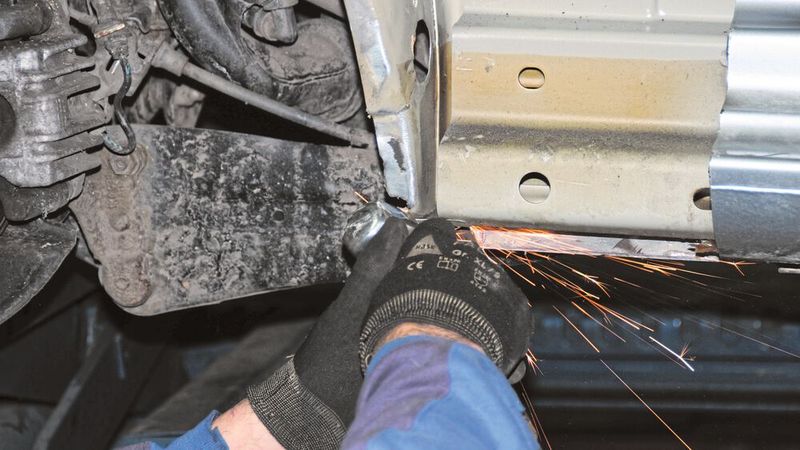 Die Flex geht zwar noch nicht in Rente, aber: Je mehr der Materialmix in Fahrzeugen voranschreitet, desto mehr werden sich Werkstätten mit neuen Trenntechniken auseinandersetzen müssen.