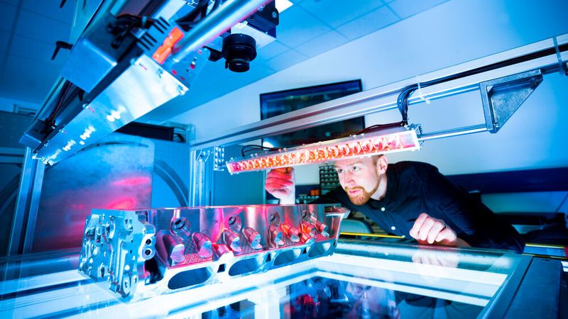 „Eindeutige Begriffe und eine verständliche Erläuterung sind die wesentlichen Grundlagen für den Projekterfolg“, sagt Dr.-Ing. Heiko Frohn, Geschäftsführer Technik, Vitronic und Mitglied im Vorstand der VDMA Fachabteilung Machine Vision.
