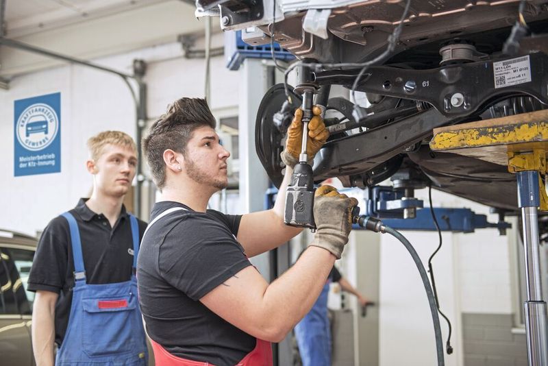 Es ist enorm wichtig, gute Schülerpraktikanten professionell zu betreuen, damit man sie später als Bewerber gewinnen kann.