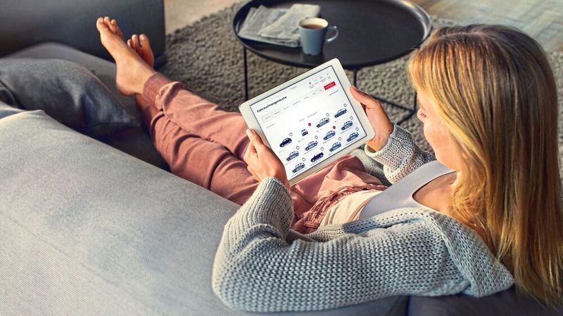 Tablet und Smartphone werden für Gebrauchtwagenkunden immer wichtiger.