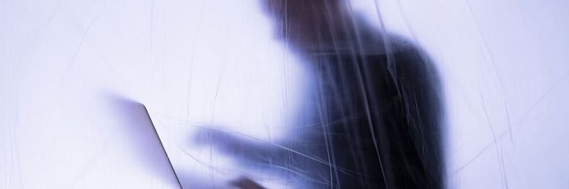 Kernstück der EU-Whistleblower-Richtlinie ist die Einführung eines anonymisierten Meldekanals, eines Hinweisgebersystems