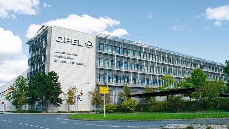 Der Betriebsrat befürchtet, dass Stellantis bereits die nächste Stufe der Reorganisation von Opel angestoßen haben könnte.