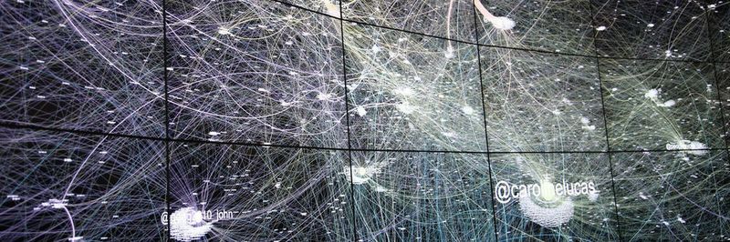Visualisierung von Datenströmen auf der Displaywand in der H-BRS.