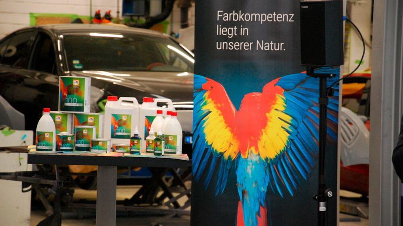 Die Leistungsfähigkeit der Reihe 100 konnten sich Teilnehmer der Kunden- und Presseveranstaltung in der Praxis anschauen.