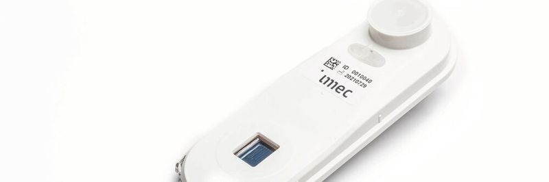 Covid-19-Test: Ein Demonstrationsmuster des von Imec entwickelten Atemtestgeräts. Damit lässt sich virale RNA in der Atemluft sicher nachweisen.