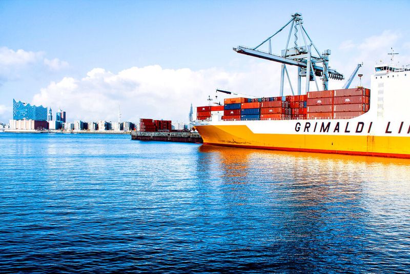 In der deutschen Elektroindustrie zog der Export im August 2021 stark an.