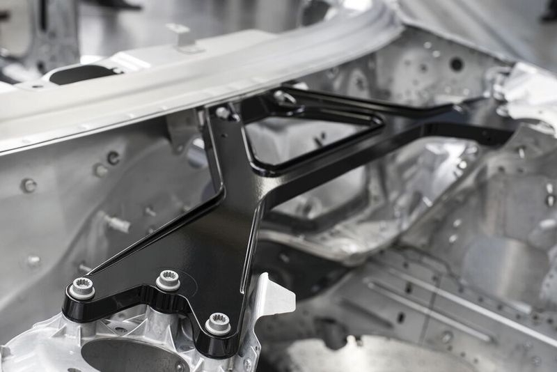 Magnesium-Domstrebe im aktuellen Audi A8.