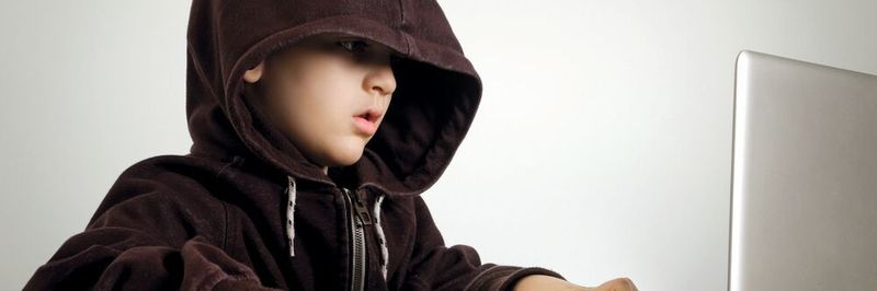 Schulen benötigen Sicherheitskonzepte, um sich vor Kriminellen, aber auch vor Schülerstreichen zu schützen.
