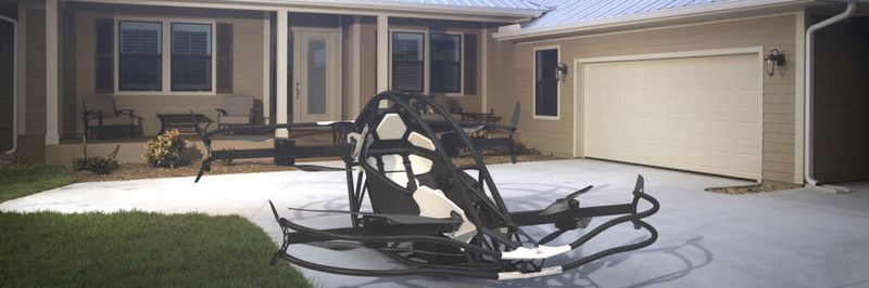 Der Jetson One: ein persönliches Fluggerät, das von acht Elektromotoren mit einer Gesamtleistung von 88 kW angetrieben wird.