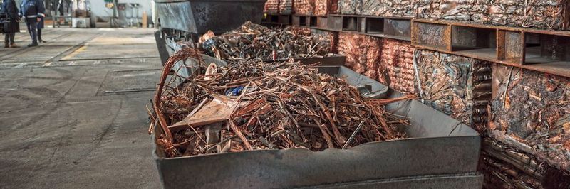 Da Stahl – genauso wie Aluminium – ohne Qualitätsverluste beliebig oft recycelbar ist, können aus einem nicht mehr gebrauchten Produkt immer wieder andere Produkte entstehen.