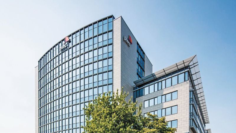 PwC veröffentlicht eine Studie zur Cybersicherheit in großen Unternehmen weltweit.
