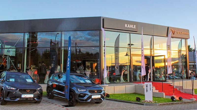 Die Autohausgruppe Kahle hat in Walsrode ihren ersten Standort für Seat und Cupra eröffnet.