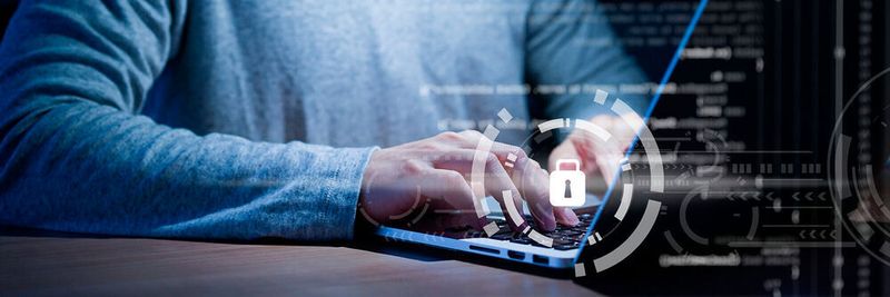 EDR-Systeme nutzen künstliche Intelligenz und Machine Learning um auffällige Verhaltensweisen der Endgeräte zu identifizieren und dadurch Malware und Angriffe zu erkennen.