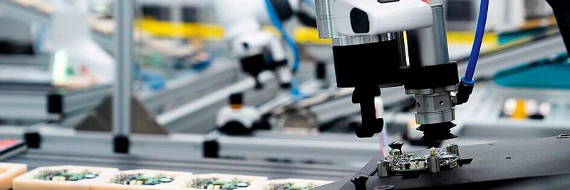 Für seine Kunden aus der Elektronikbranche fertigt TQ individuelle Greifer per Additiver Fertigung.