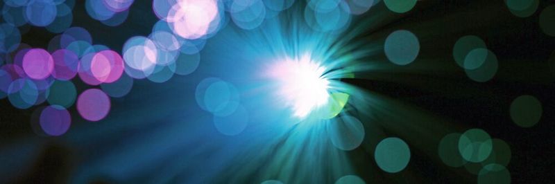 Lichtblitze regen Moleküle in einen anderen Quantenzustand an. Das bringt selbst moderne Analysemethoden an die Grenze des zeitlichen Auflösungsvermögens (Symbolbild).