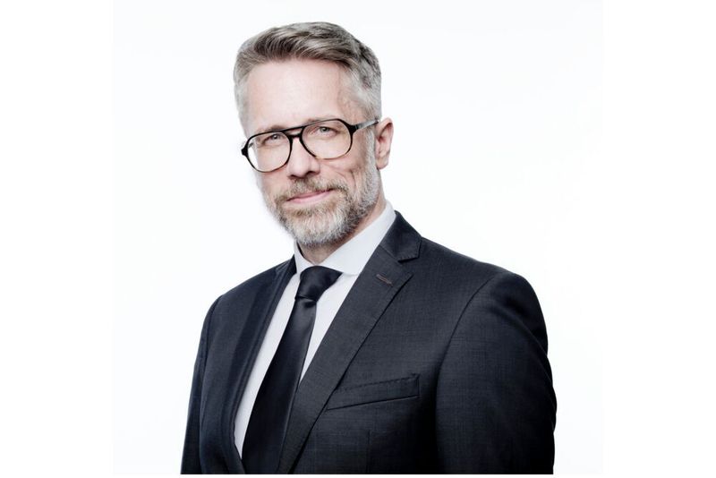 Prof. Dr. Stefan Heinemann, Professor für Wirtschaftsethik an der FOM, hält die WEEF-Keynote „Die Verantwortung der Elektronikindustrie für eine bessere Welt – Digitalisierung, Nachhaltigkeit, Ethik und erfolgreiches Wirtschaften“.
