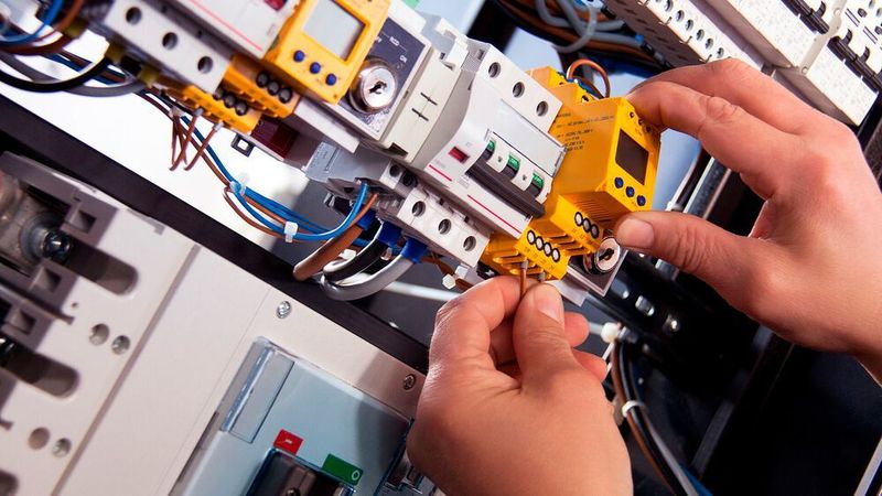 Hier stehen fünf neue Lösungen für die Elektro- und Fluidplanung im Fokus von Eplan, Zuken, Wscad, Cadenas, Solidworks und CAE Expert im Fokus.