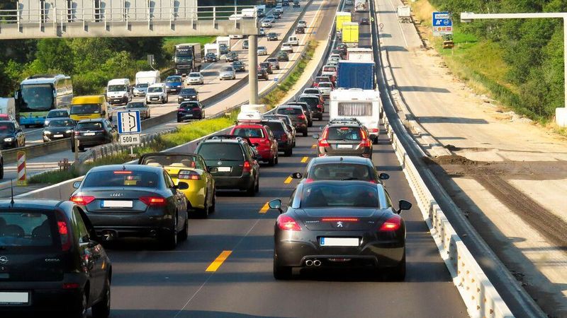 Die Autokonzerne sollen anstreben, spätestens 2035 in führenden Märkten nur noch emissionsfreie Autos und Vans zu verkaufen.