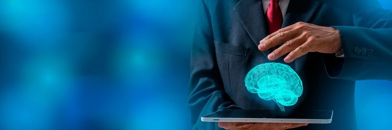 Mithilfe von künstlichen neuronalen Netzen, die funktionieren wie die im menschlichen Gehirn, ist die Technologie Deep Learning in der Lage, Cyberbedrohungen zu erkennen.