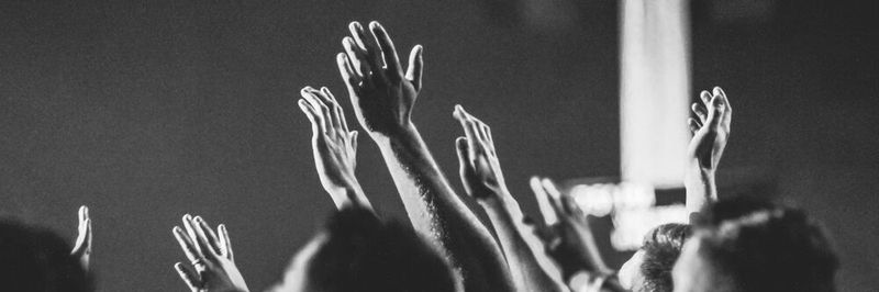 Nach langer Pause starten auch im B2B-Bereich die ersten Events. Doch Marketer erwarten nun viel mehr von Events. So müssen diese in irgendeiner Form danach auch digital abrufbar sein.