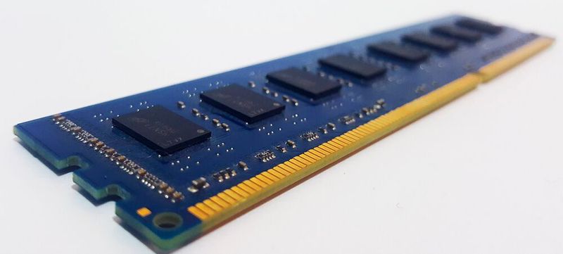 Auch der Bedarf an DRAM-Speicher ist 2021 wieder deutlich gestiegen. Nach einem enormen Preisanstieg scheinen sich aber die Preise in diesem Markt wieder abzukühlen.