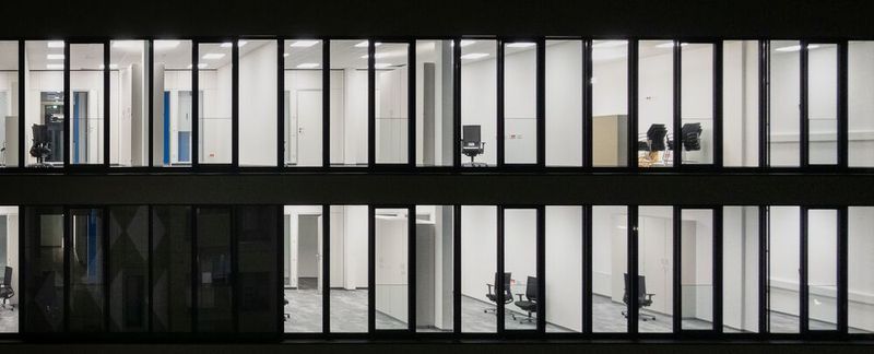 Bei vielen Unternehmen sind die Büros ohnehin nur spärlich besetzt. Die Ampel-Parteien wollen nun die Homeoffice-Pflicht wieder ins Leben rufen.