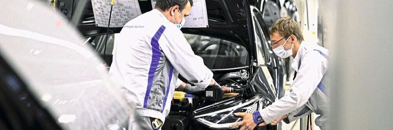 According to a survey, many automotive suppliers are currently dissatisfied with their customers.