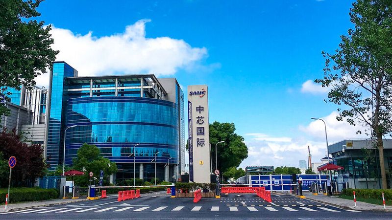 Halbleiterhersteller wie der chinesische Konzern SMIC investieren massiv in den kurzfristigen Aufbau ihrer Produktionskapazitäten. So viel, dass Branchenbeobachter bereits baldige Überkapazitäten befürchten.