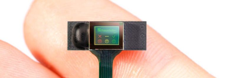 Mehrfarbiges OLED-Mikrodisplay: Fraunhofer-Wissenschaftler haben ein Display mit einem sehr stromsparendem Ansteuerkonzept entwickelt.
