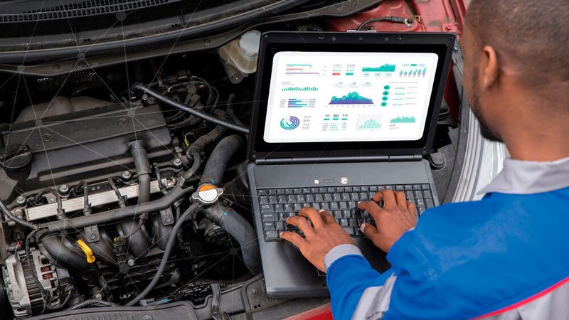Seit über 20 Jahren unterstützt OEC die Automobilhersteller bei der Verbesserung ihrer Datenqualität.