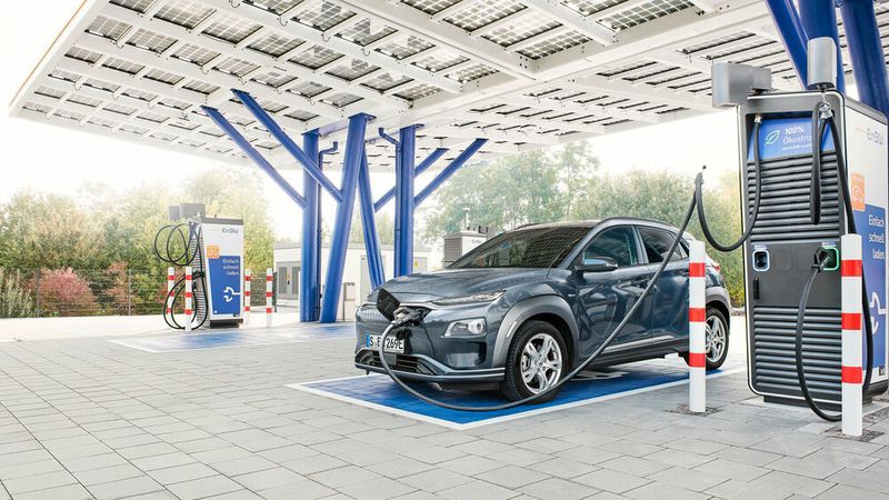 Noch kürzere Ladezeiten könnten die Akzeptanz der Elektromobilität weiter steigern.