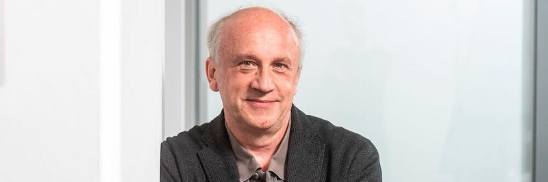 Dr. Paul Lukowicz ist Professor an der TU Kaiserslautern und koordiniert das Projekt „Sustainable Embedded AI“.