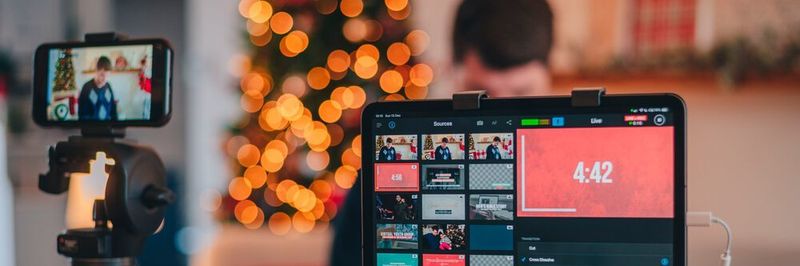 Traditionell beginnt in der Vorweihnachtszeit der Kampf um die besten Weihnachtsvideos. Auch im Jahr 2021 sind wieder einige am Start.