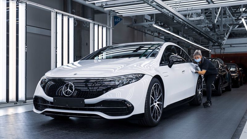 Mercedes EQS