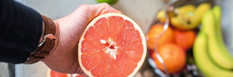 Was auf der Zunge den bitteren Geschmack von Grapefruit registriert, könnte auf Krebszellen als Angriffspunkt für Therapeutika dienen: Bitterrezeptoren (Symbolbild).
