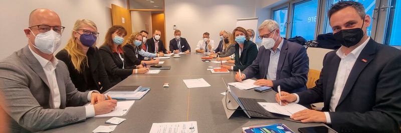 Am 16. November unterzeichneten Vertreterinnen und Vertreter der Medtech Cluster Alliance auf der Medica eine Kooperationserklärung.