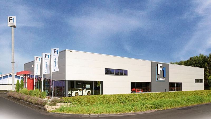 F1 Automobile hat seinen Firmensitz in Karlsdorf zwischen Karlsruhe und Heidelberg.