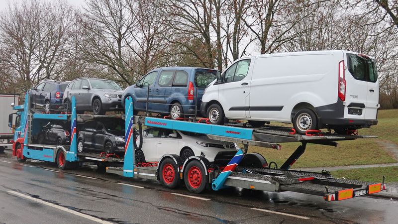 Autotransporter sind derzeit seltener unterwegs. Es fehlt an lieferbarer Ware.