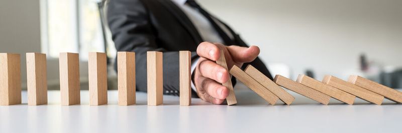 Aufgrund der stetig steigenden Zahl von Haftungsklagen gegen Manager, bieten viele Versicherungen die „Manager-Haftpflicht“ nicht mehr an.