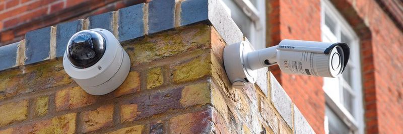 Die IT-Sicherheit von Videoüberwachungssystemen kann und darf niemand unterschätzen. Es handelt sich um ein Netzwerk, dass zu pflegen ist.