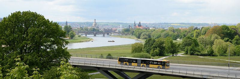 In Sachsen können die Nutzer des öffentlichen Nahverkehrs ihre Fahrscheine auch bei längeren Fahren per App erhalten